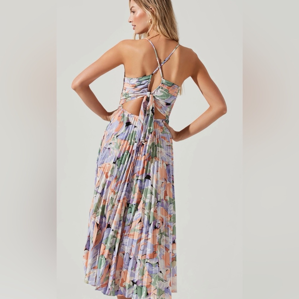 ASTR The Label Multicolor Bright Floral Pleated Midi Dress - Picture 3 of 7
